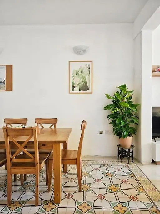 Local Living In Historic House With Private Garden Apartment Msida
