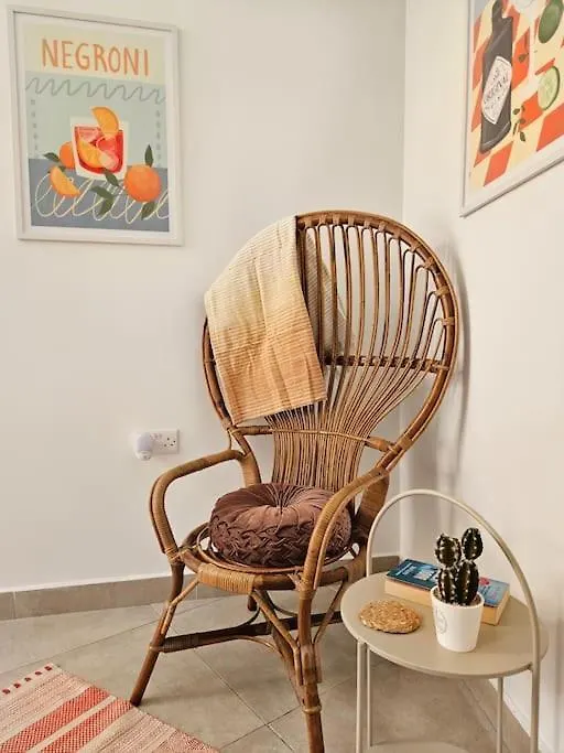 Local Living In Historic House With Private Garden Apartment Msida