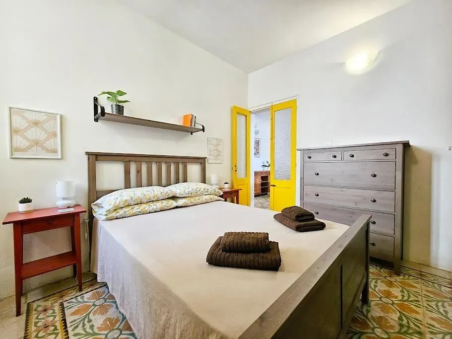 Local Living In Historic House With Private Garden Apartment Msida Malta